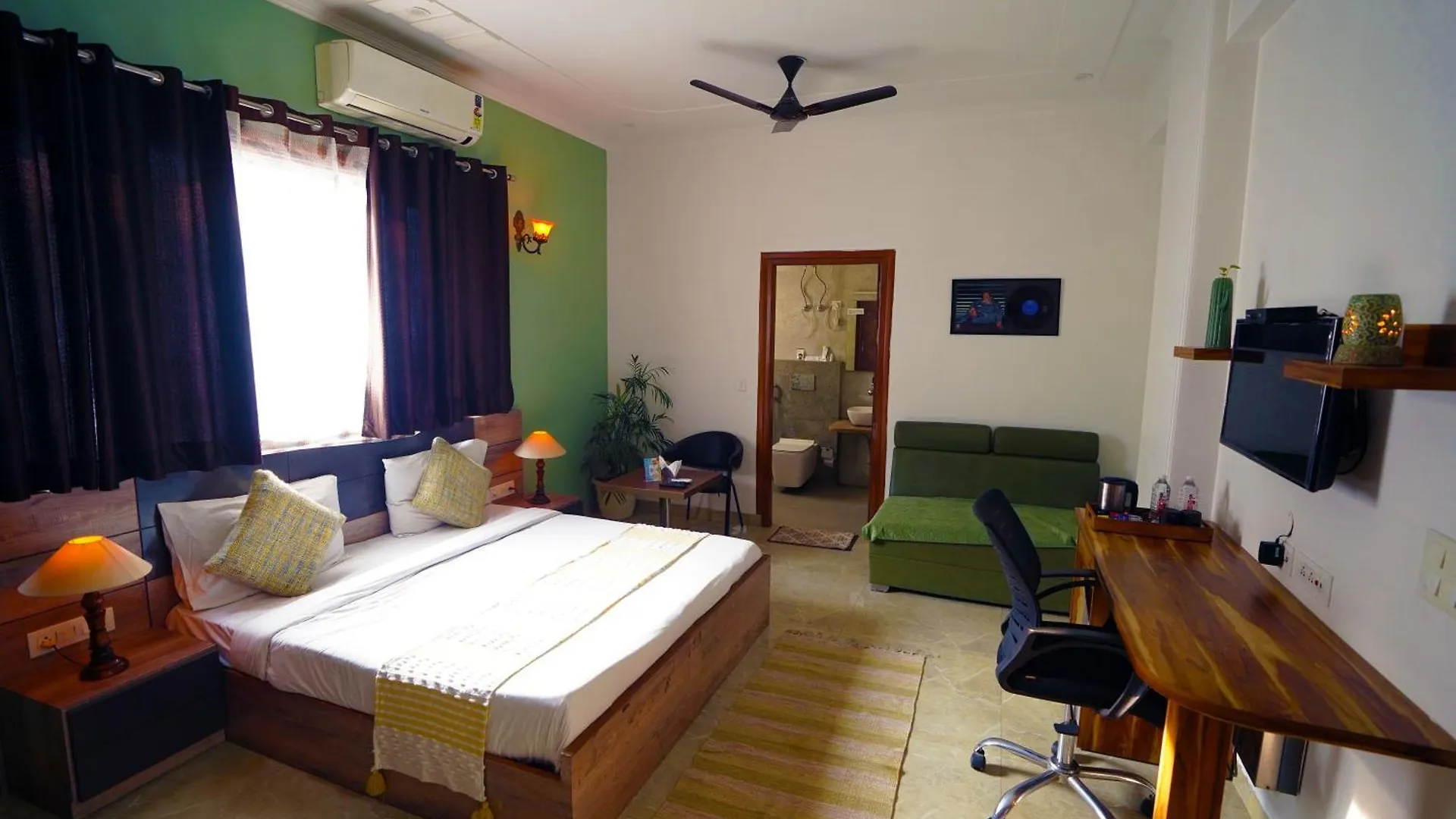 Haven Hotel & Corporate Suites, Sector 31, גורגאון